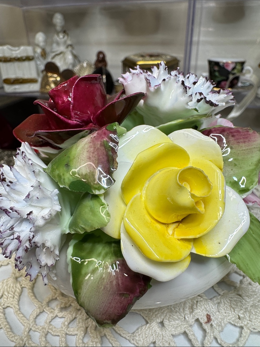 Vintage Royal Dolton England Porcelain Floral Centerpiece - Picture 10 of 11